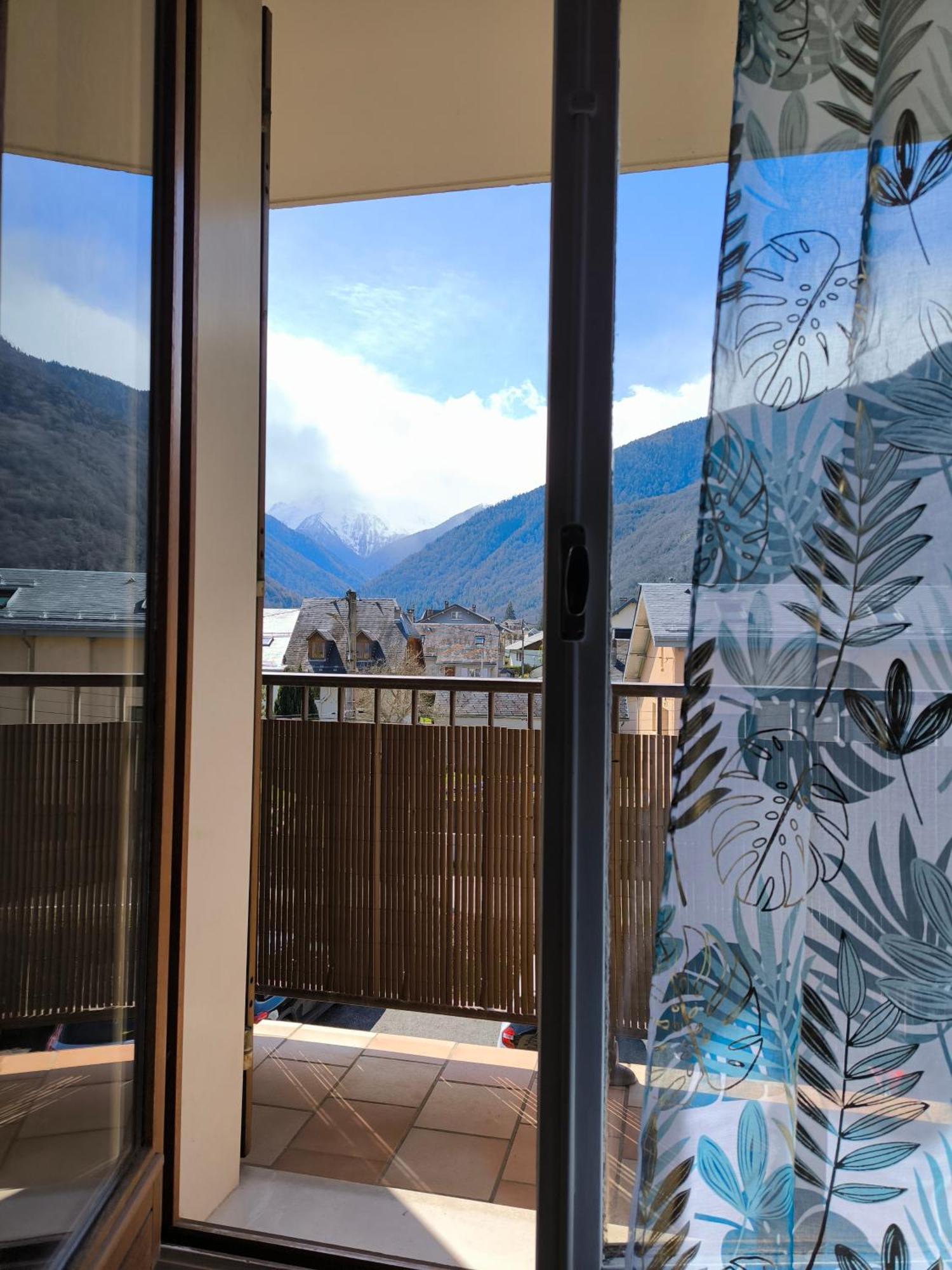 Appartement Vert Tendre Face A La Montagne Bagnères-de-Luchon Exteriér fotografie